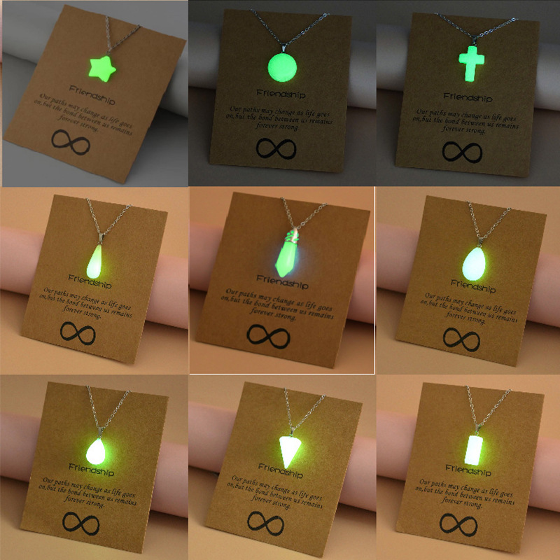 Fashion Glow In Dark Necklace  - Glow In Dark Stars recension och pris