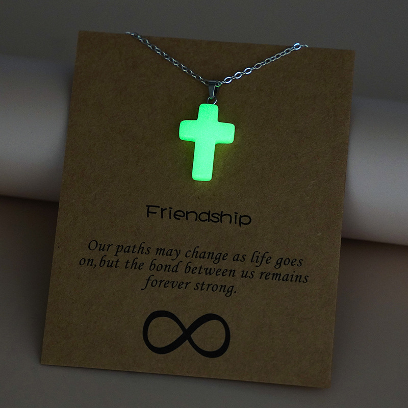 Fashion Glow In Dark Necklace  - Glow In Dark Stars recension och pris
